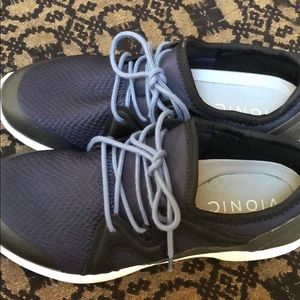 Vionic Size 7 Sneakers.